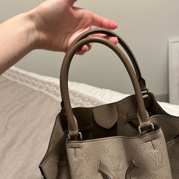 Louis Vuitton beige barrel bag - Picture 11 of 14